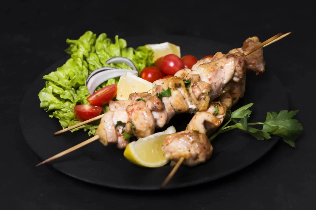 cooked-meat-veggies-kebab-high-view