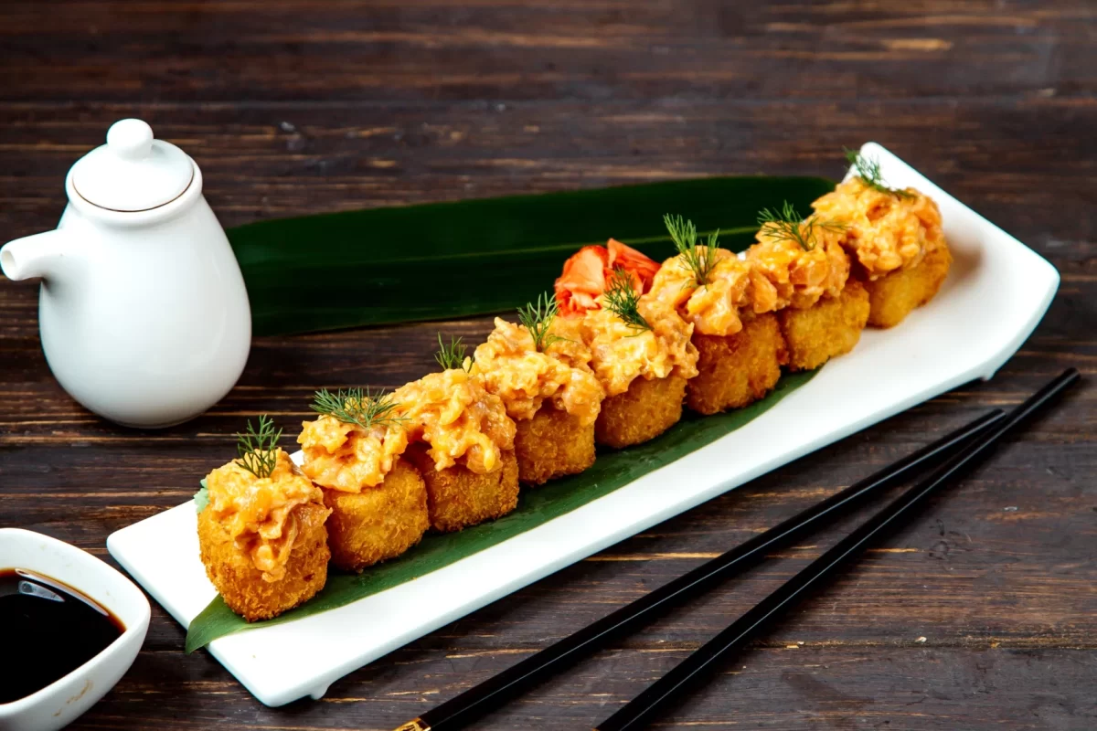 fried-rolls-with-topping